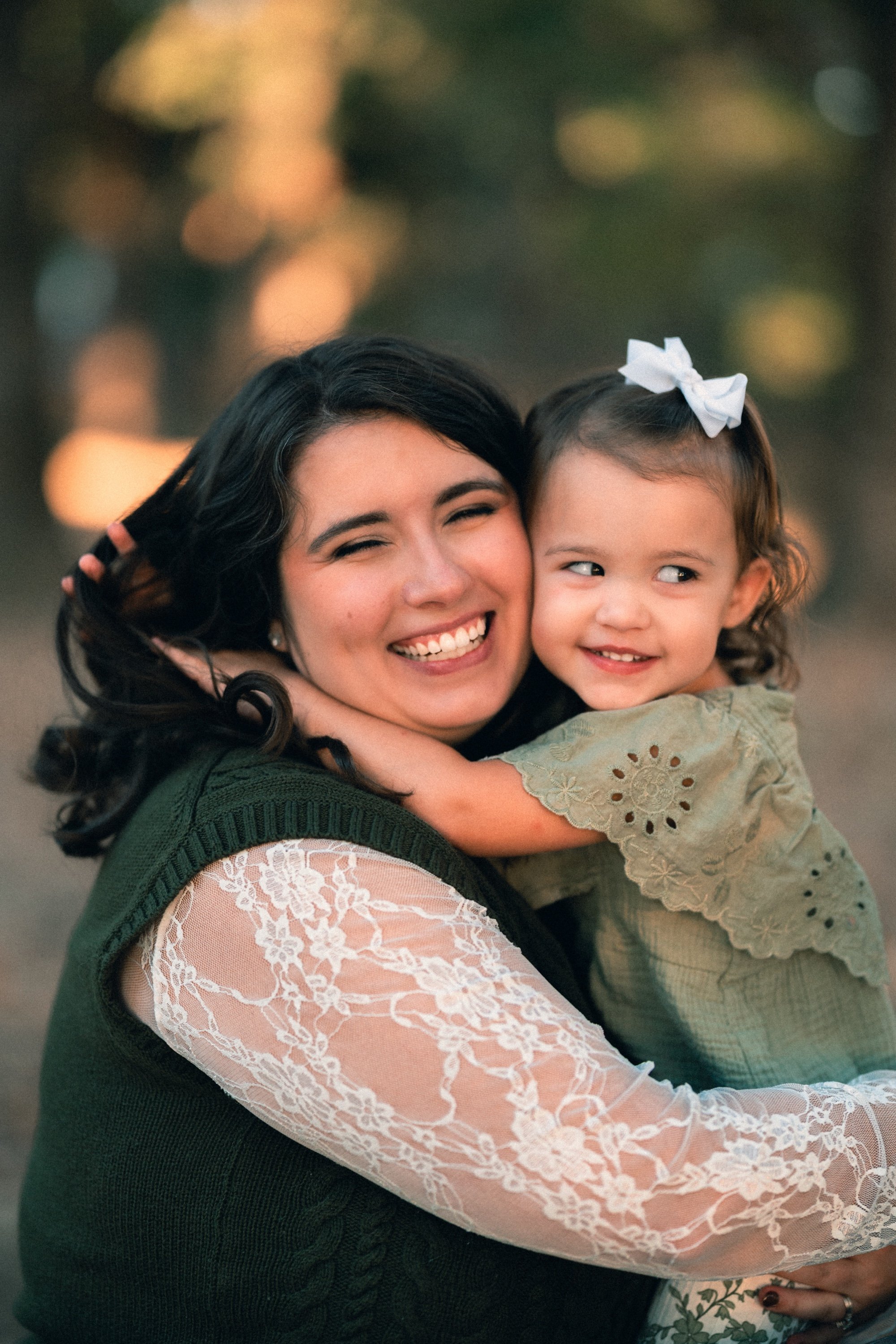 Mother and daughter cheek to cheek, Memphis family photography